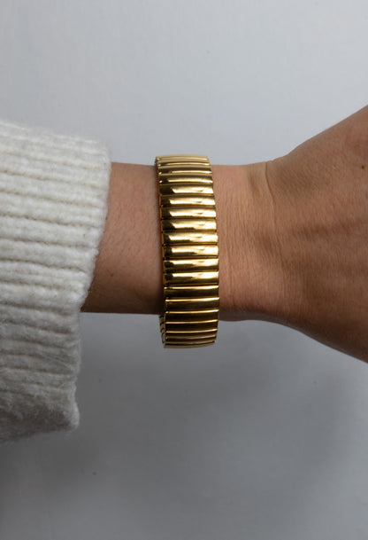 Chrissie Bangle, 18K Gold Bangle, Stainless Steel Bangle, Gold Plated Bracelet, Flexible Pull-On Bangle, Women’s Everyday Jewellery, Hypoallergenic Stainless Steel